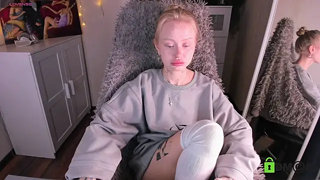 MalenaErnman online show from 7, 3, 2025