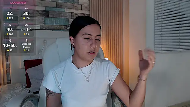 isabella smith  online show from 6, 11, 2025