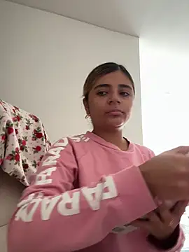 Snapshot of pamell_col chatting on 19, 11, 2025 pamell col online show from 19, 11, 2025