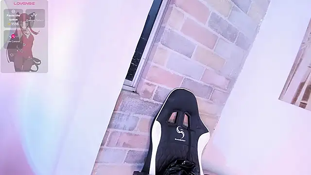 Im Scarlet online show from 20, 10, 2025