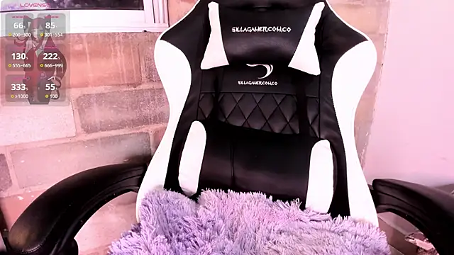 Im Scarlet online show from 28, 10, 2025