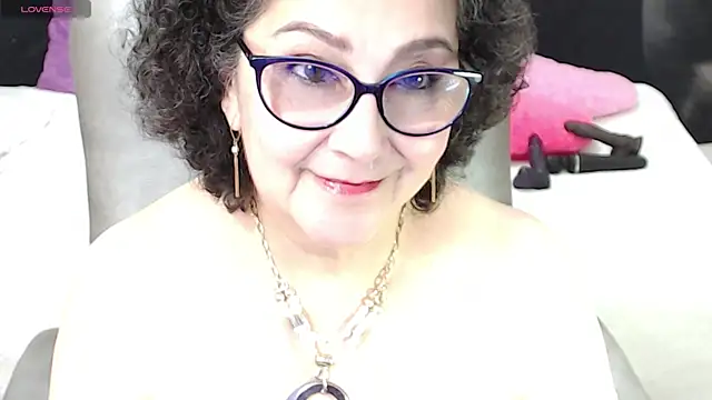 Snapshot of cataleya_mom chatting on 2, 3, 2025 cataleya mom online show from 2, 3, 2025