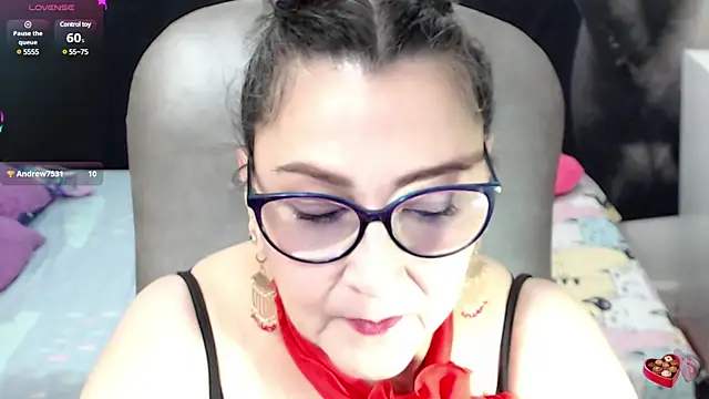 Snapshot of cataleya_mom chatting on 5, 3, 2025 cataleya mom online show from 5, 3, 2025