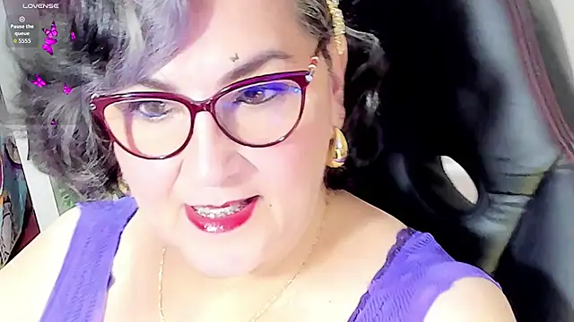 Snapshot of cataleya_mom chatting on 13, 9, 2025 cataleya mom online show from 13, 9, 2025