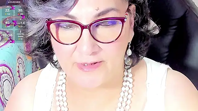 Snapshot of cataleya_mom chatting on 20, 9, 2025 cataleya mom online show from 20, 9, 2025