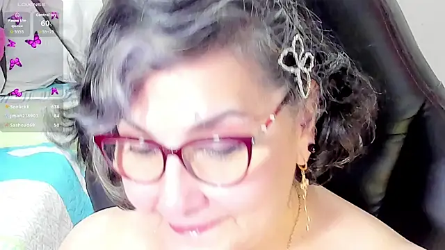 Snapshot of cataleya_mom chatting on 28, 9, 2025 cataleya mom online show from 28, 9, 2025