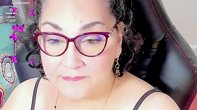 Snapshot of cataleya_mom chatting on 12, 10, 2025 cataleya mom online show from 12, 10, 2025