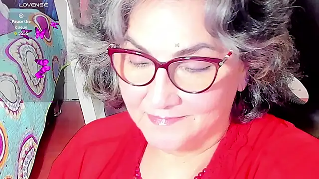 Snapshot of cataleya_mom chatting on 17, 10, 2025 cataleya mom online show from 17, 10, 2025