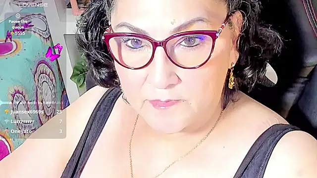 Snapshot of cataleya_mom chatting on 22, 10, 2025 cataleya mom online show from 22, 10, 2025