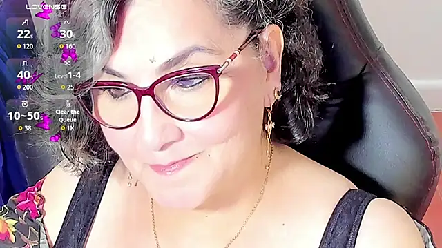 Snapshot of cataleya_mom chatting on 28, 10, 2025 cataleya mom online show from 28, 10, 2025