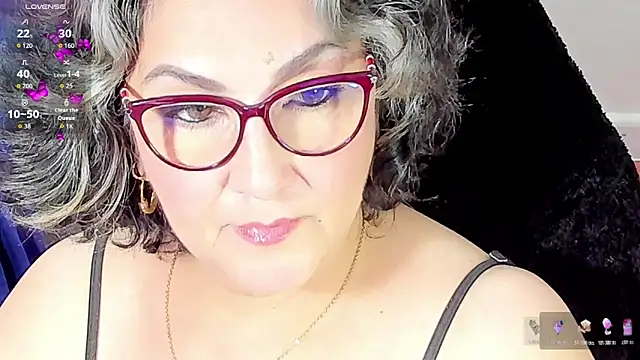 Snapshot of cataleya_mom chatting on 10, 11, 2025 cataleya mom online show from 10, 11, 2025