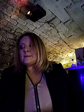 Snapshot of lady_charlyne chatting on 28, 11, 2025 lady charlyne online show from 28, 11, 2025