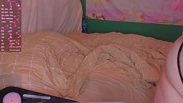 Freakcute  online show from 13, 3, 2025