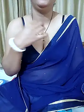 Snapshot of Priya_Boudi chatting on 4, 1, 2025 Priya Boudi online show from 4, 1, 2025