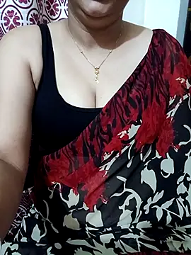 Snapshot of Priya_Boudi chatting on 6, 10, 2025 Priya Boudi online show from 6, 10, 2025