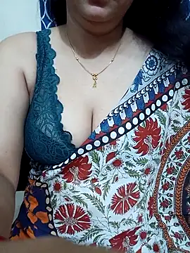 Snapshot of Priya_Boudi chatting on 7, 10, 2025 Priya Boudi online show from 7, 10, 2025