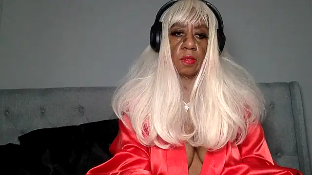 Snapshot of BreanaDivine chatting on 16, 12, 2024 BreanaDivine online show from 16, 12, 2024