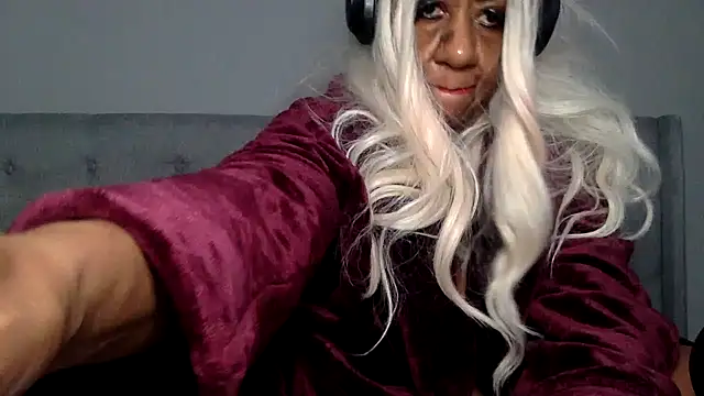 Snapshot of BreanaDivine chatting on 19, 12, 2024 BreanaDivine online show from 19, 12, 2024