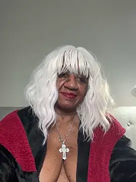 Snapshot of BreanaDivine chatting on 28, 2, 2025 BreanaDivine online show from 28, 2, 2025