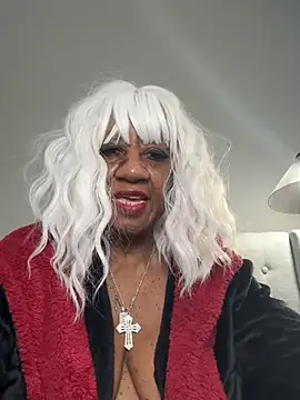 Snapshot of BreanaDivine chatting on 2, 3, 2025 BreanaDivine online show from 2, 3, 2025