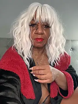 Snapshot of BreanaDivine chatting on 8, 3, 2025 BreanaDivine online show from 8, 3, 2025