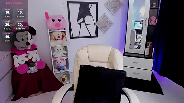 chloejones   online show from 25, 1, 2025