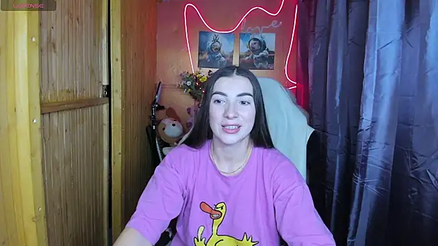 Snapshot of Fiery_Brunette_ chatting on 4, 1, 2025 Fiery Brunette online show from 4, 1, 2025