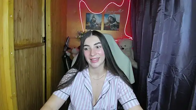 Snapshot of Fiery_Brunette_ chatting on 10, 2, 2025 Fiery Brunette online show from 10, 2, 2025