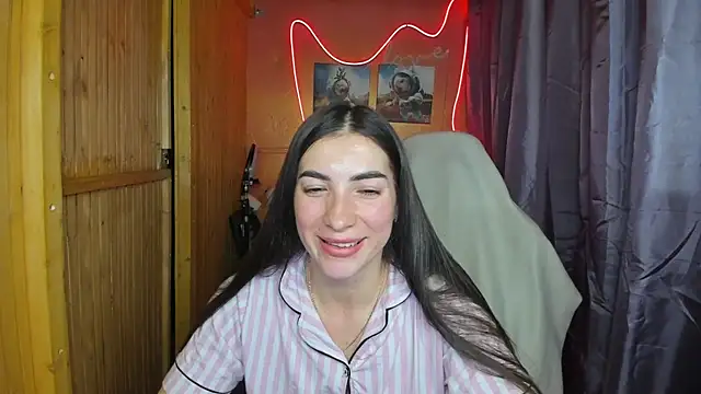 Snapshot of Fiery_Brunette_ chatting on 19, 2, 2025 Fiery Brunette online show from 19, 2, 2025