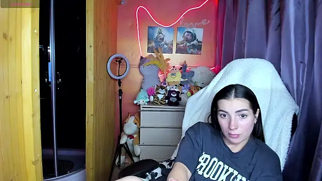 Fiery Brunette  online show from 11, 3, 2026