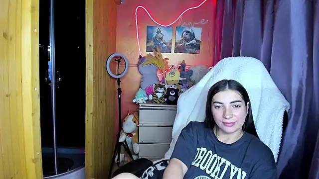 Fiery Brunette  online show from 16, 3, 2026