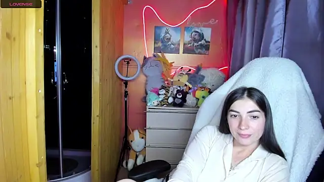 Fiery Brunette  online show from 21, 5, 2026