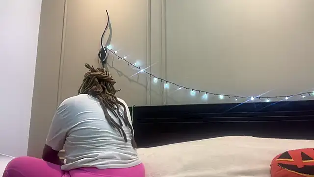 ChocolateCakeQueen online show from 24, 1, 2025