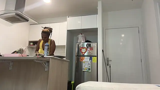 ChocolateCakeQueen online show from 28, 1, 2025