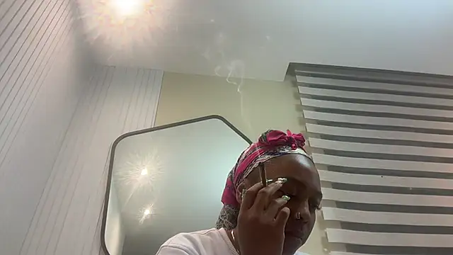 ChocolateCakeQueen online show from 29, 1, 2025
