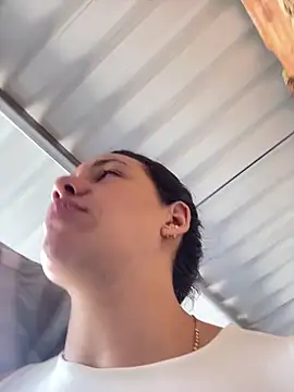 hannahb-e online show from 18, 12, 2025