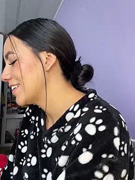 Snapshot of hannahb-e chatting on 19, 4, 2026 hannahb-e online show from 19, 4, 2026