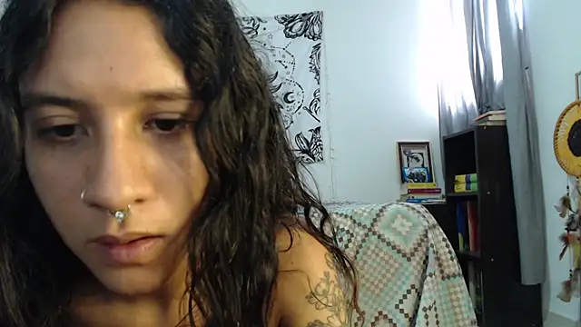 Snapshot of AlinaWoolf_ chatting on 10, 12, 2024 AlinaWoolf  online show from 10, 12, 2024