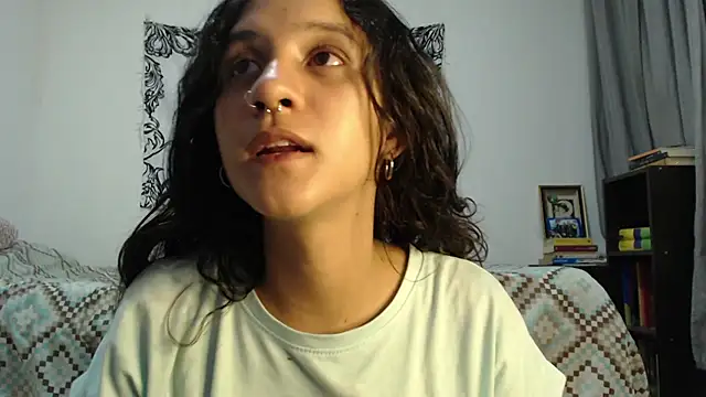 Snapshot of AlinaWoolf_ chatting on 19, 12, 2024 AlinaWoolf  online show from 19, 12, 2024