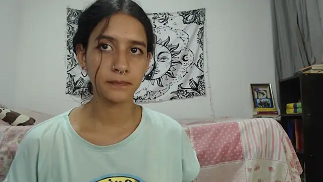 Snapshot of AlinaWoolf_ chatting on 14, 1, 2025 AlinaWoolf  online show from 14, 1, 2025