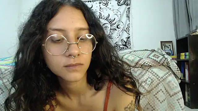 Snapshot of AlinaWoolf_ chatting on 8, 3, 2025 AlinaWoolf  online show from 8, 3, 2025