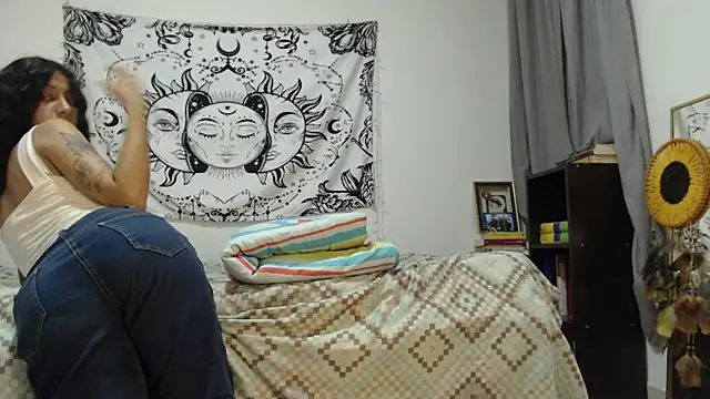 Snapshot of AlinaWoolf_ chatting on 11, 3, 2025 AlinaWoolf  online show from 11, 3, 2025