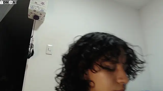 Snapshot of AlinaWoolf_ chatting on 16, 9, 2025 AlinaWoolf  online show from 16, 9, 2025