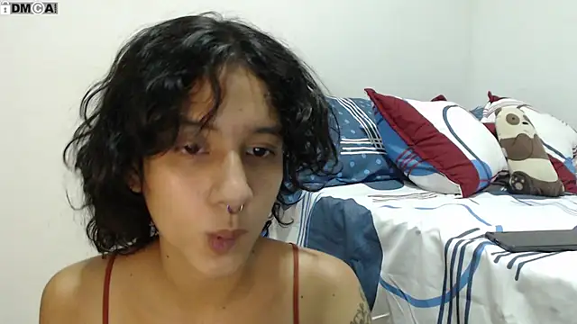 Snapshot of AlinaWoolf_ chatting on 3, 10, 2025 AlinaWoolf  online show from 3, 10, 2025