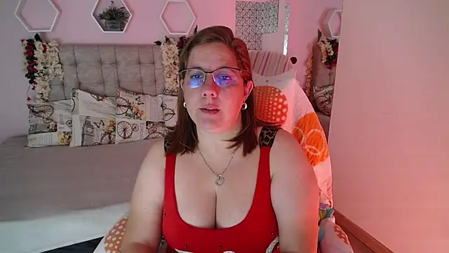 Snapshot of katie_joness_ chatting on 16, 1, 2025 katie joness online show from 16, 1, 2025