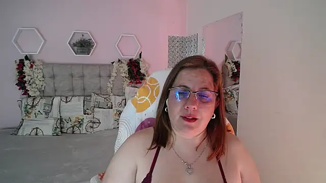 Snapshot of katie_joness_ chatting on 19, 1, 2025 katie joness online show from 19, 1, 2025