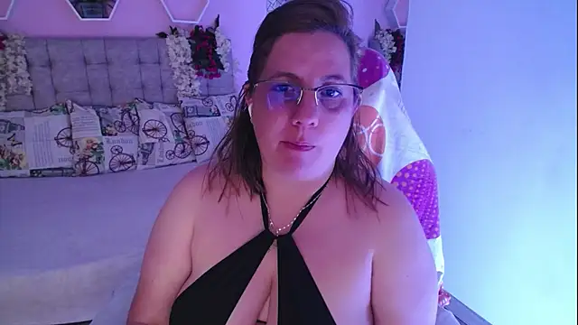 Snapshot of katie_joness_ chatting on 24, 1, 2025 katie joness online show from 24, 1, 2025