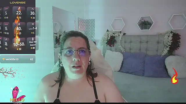 Snapshot of katie_joness_ chatting on 1, 3, 2025 katie joness online show from 1, 3, 2025