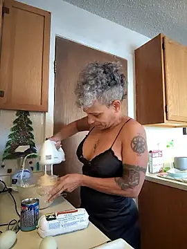 Snapshot of CeceilaMoon chatting on 10, 1, 2026 CeceilaMoon online show from 10, 1, 2026