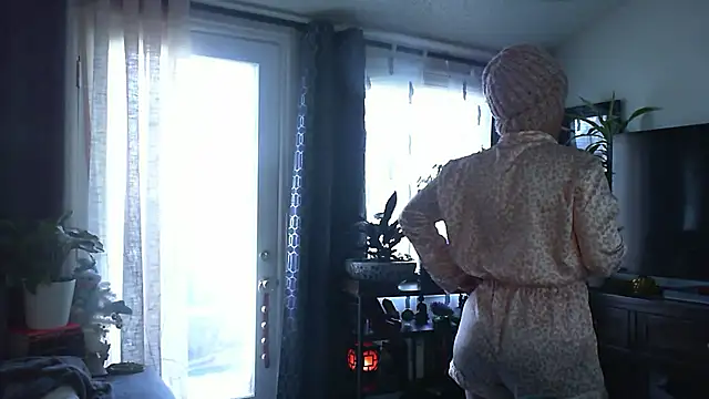 Snapshot of CeceilaMoon chatting on 12, 1, 2026 CeceilaMoon online show from 12, 1, 2026